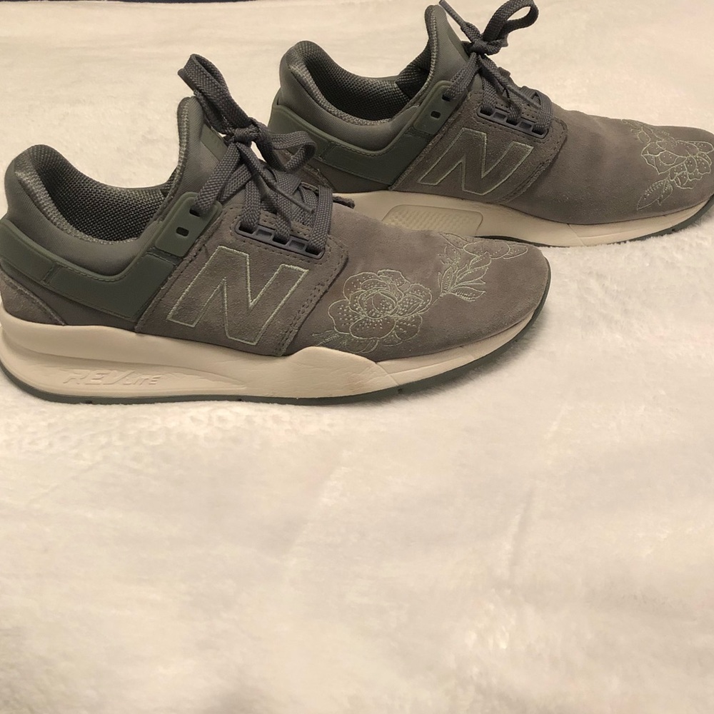 New Balance 247